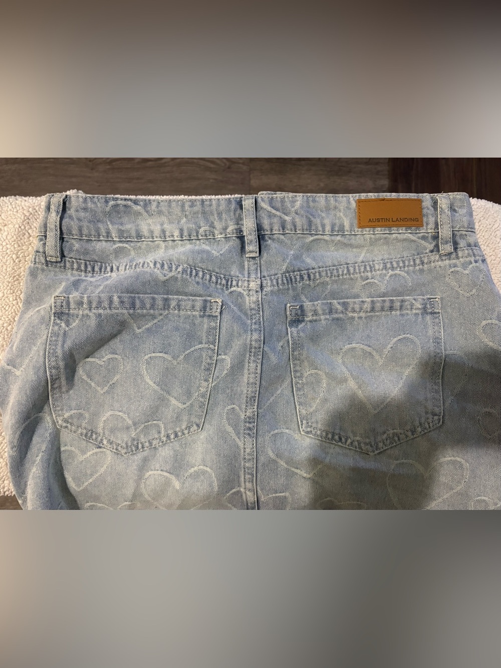 Jeans Subcategory Selection - Picture 2 of 2